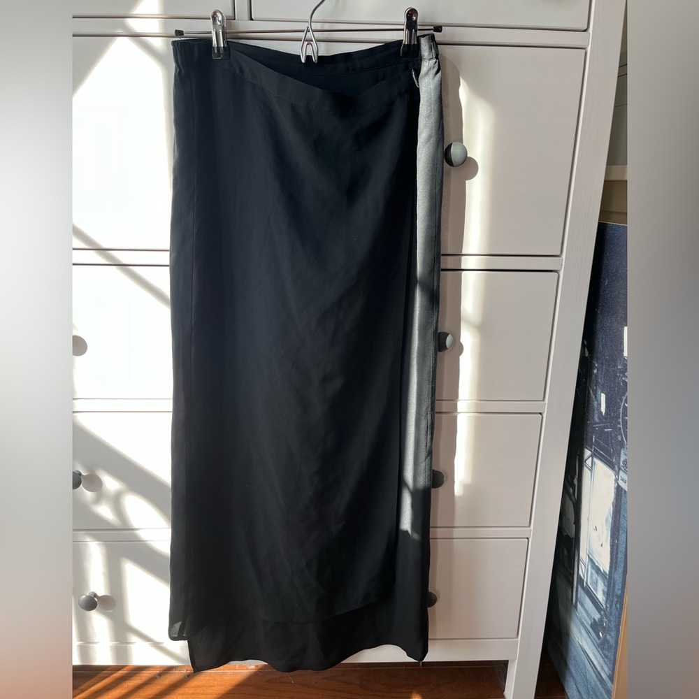 Harari 100% silk skirt